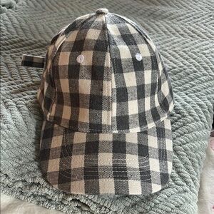NWOT Grey and Cream Buffalo Plaid Women’s Baseball Hat